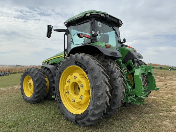 Image of John Deere 8R 370 equipment image 4
