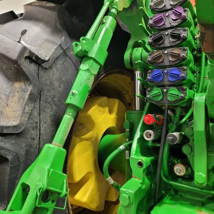 Image of John Deere 8R 370 equipment image 4