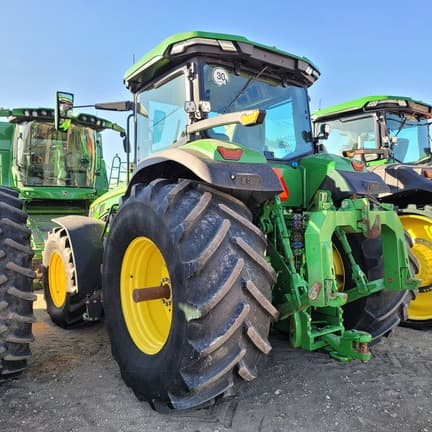 Image of John Deere 8R 370 equipment image 2
