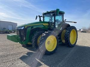 2023 John Deere 8R 370 Image