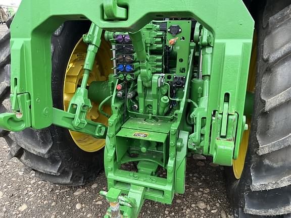 Image of John Deere 8R 370 equipment image 2