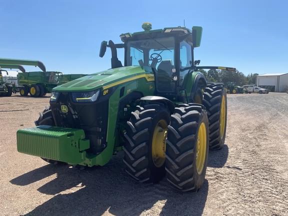 Image of John Deere 8R 370 equipment image 4