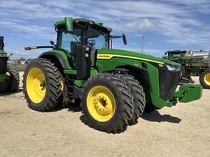 2023 John Deere 8R 370 Image