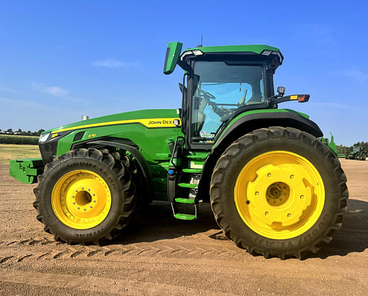 Image of John Deere 8R 370 equipment image 1