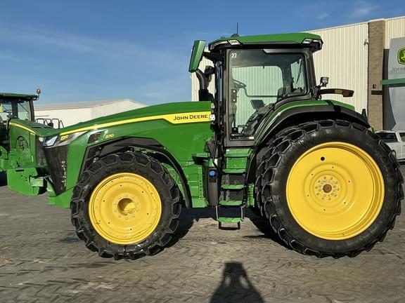 Image of John Deere 8R 370 equipment image 1
