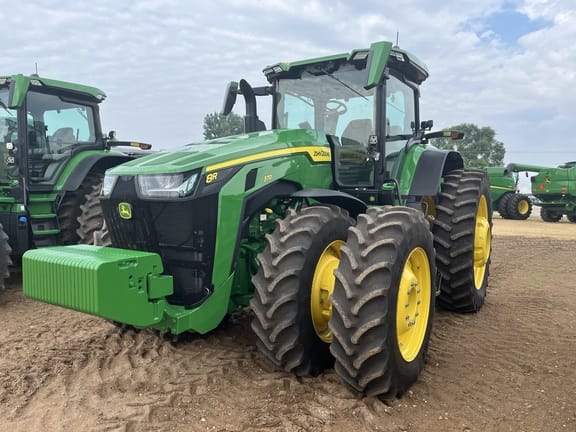 2023 John Deere 8R 370 Equipment Image0