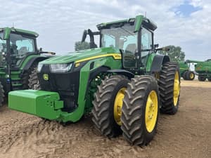 2023 John Deere 8R 370 Image