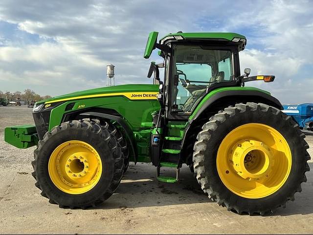 Image of John Deere 8R 370 equipment image 3
