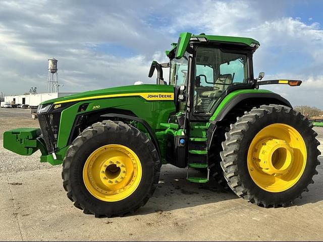 Image of John Deere 8R 370 equipment image 2