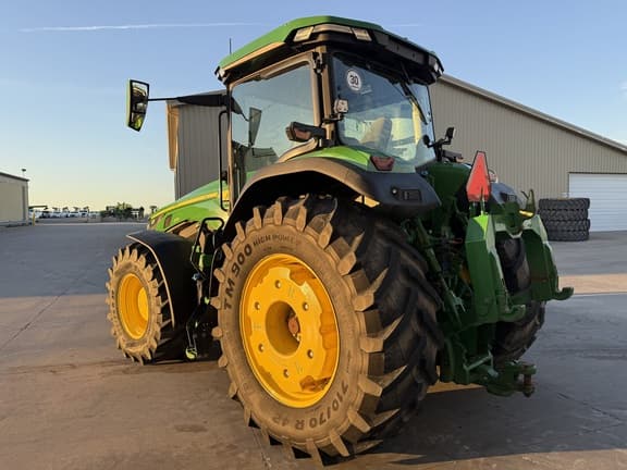 Image of John Deere 8R 370 equipment image 4