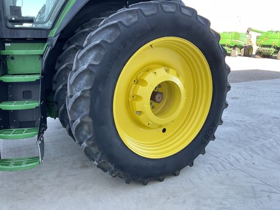 Image of John Deere 8R 370 equipment image 4
