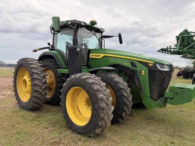 Image of John Deere 8R 370 equipment image 2
