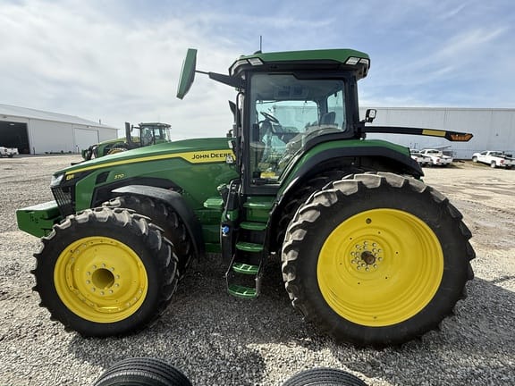 2023 John Deere 8R 370 Equipment Image0