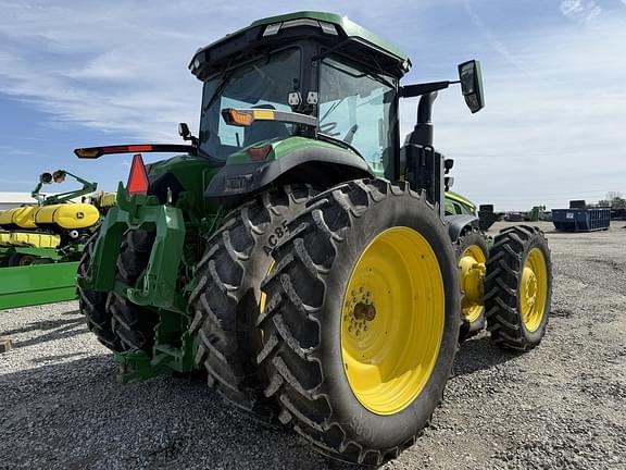 Image of John Deere 8R 370 equipment image 2