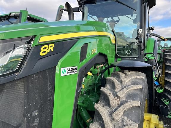 Image of John Deere 8R 370 equipment image 2