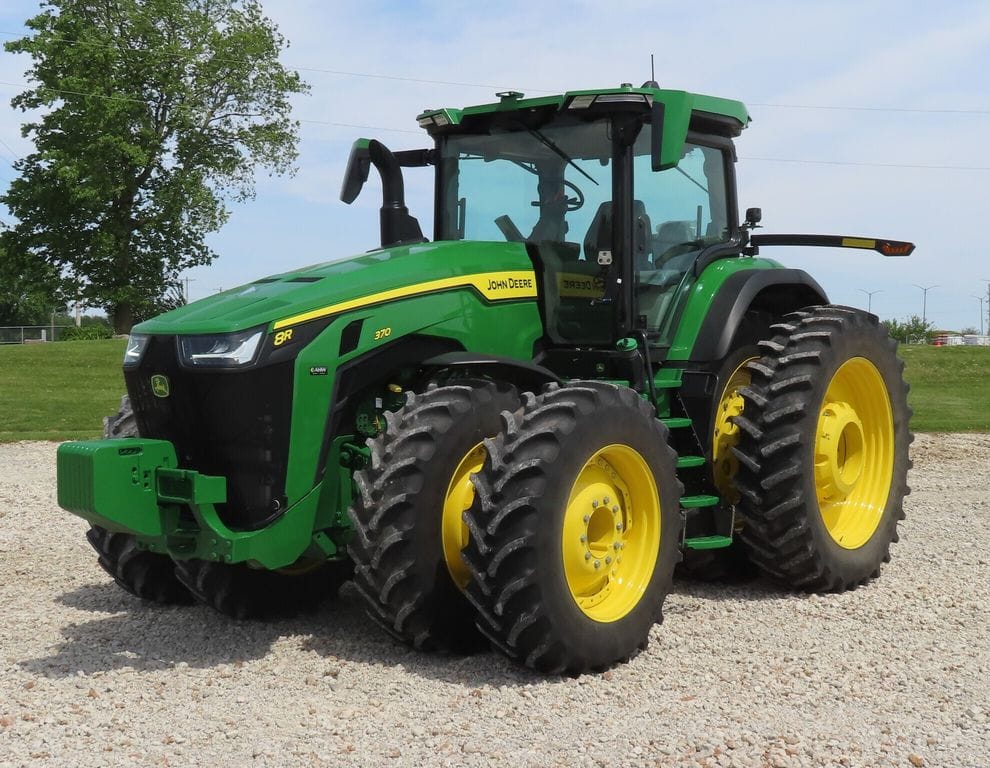 2023 John Deere 8R 370 Equipment Image0