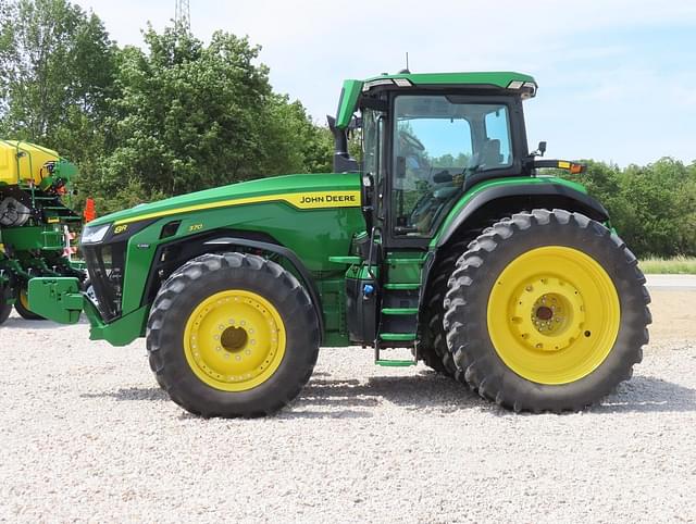 Image of John Deere 8R 370 equipment image 2