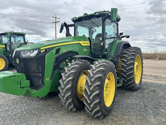 Image of John Deere 8R 370 equipment image 2