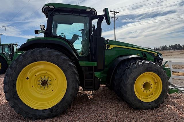 Image of John Deere 8R 370 equipment image 3