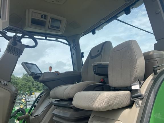 Image of John Deere 8R 370 equipment image 2