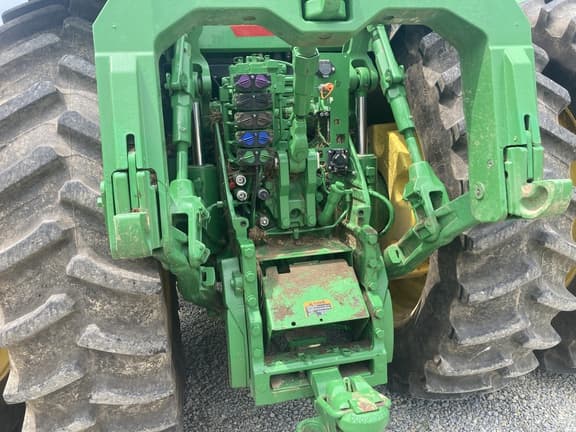 Image of John Deere 8R 370 equipment image 4