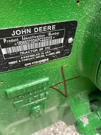 Image of John Deere 8R 370 equipment image 4