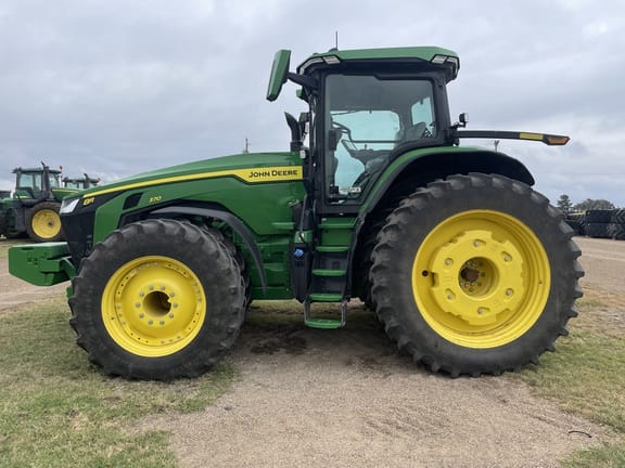 2023 John Deere 8R 370 Equipment Image0