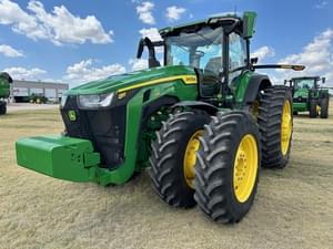 2023 John Deere 8R 370 Image