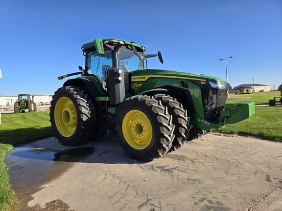 Image of John Deere 8R 370 equipment image 3