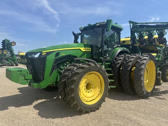 Image of John Deere 8R 370 Image 1