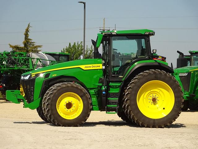 Image of John Deere 8R 370 equipment image 2