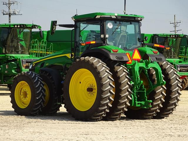 Image of John Deere 8R 370 equipment image 4