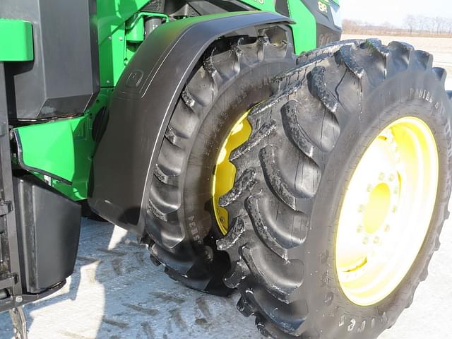 Image of John Deere 8R 370 equipment image 4