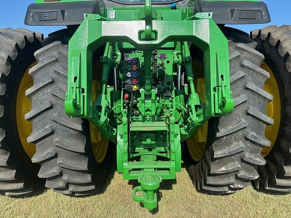 Image of John Deere 8R 370 equipment image 4