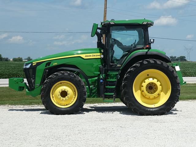 Image of John Deere 8R 370 equipment image 2