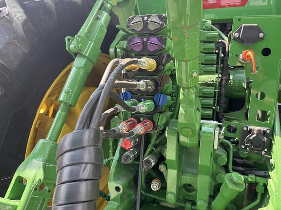 Image of John Deere 8R 370 equipment image 3