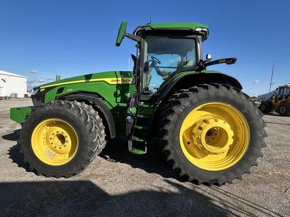 2023 John Deere 8R 370 Equipment Image0