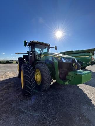 Image of John Deere 8R 370 equipment image 2