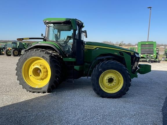 Image of John Deere 8R 370 equipment image 4