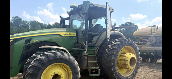 2023 John Deere 8R 370 Equipment Image0