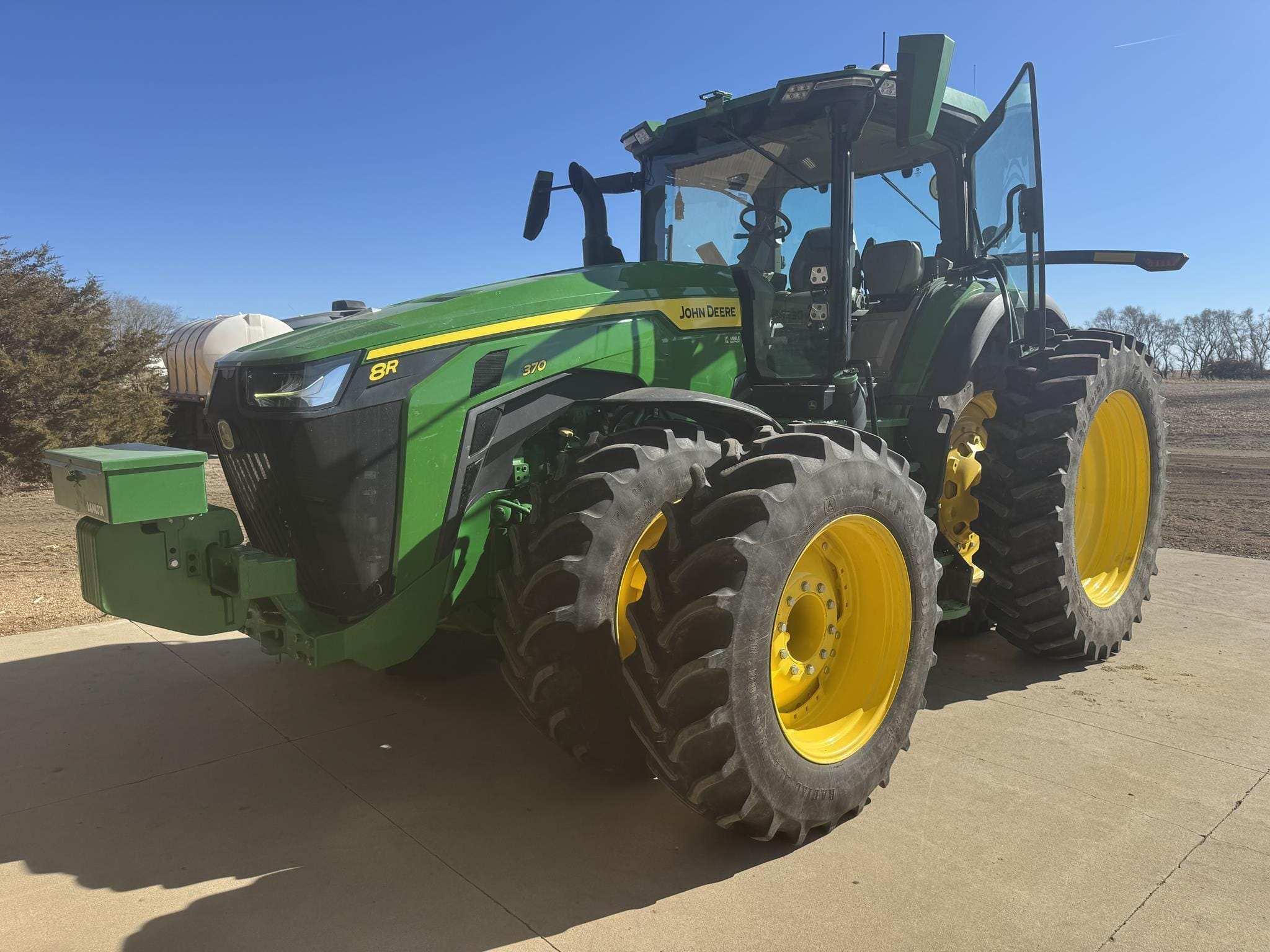2023 John Deere 8R 370 Equipment Image0