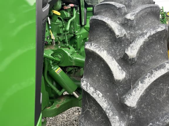 Image of John Deere 8R 370 equipment image 3