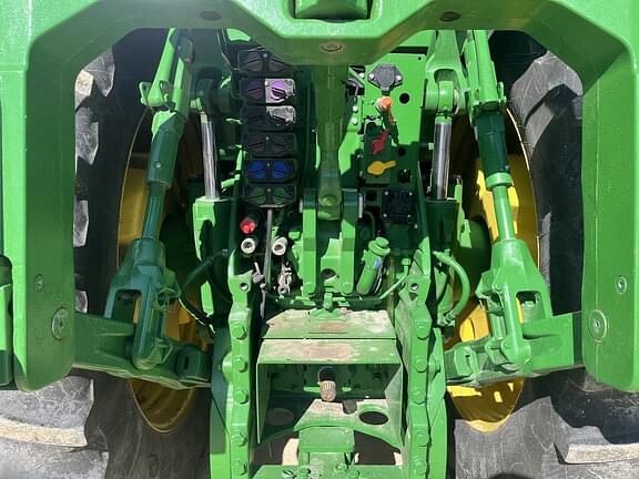 Image of John Deere 8R 370 equipment image 3