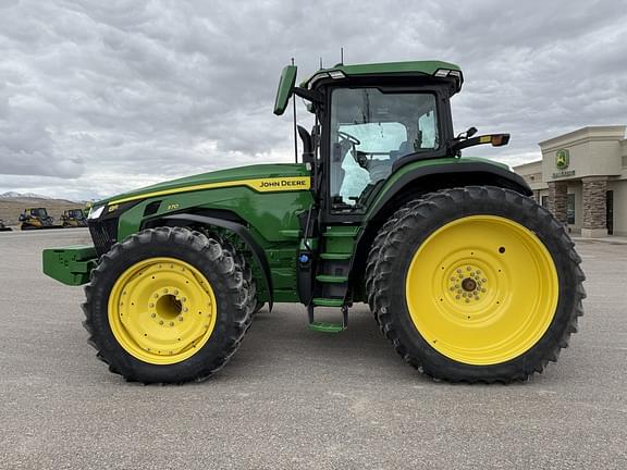 Image of John Deere 8R 370 equipment image 1