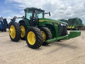 2023 John Deere 8R 370 Image