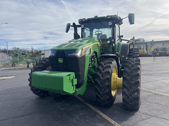 Image of John Deere 8R 370 equipment image 2