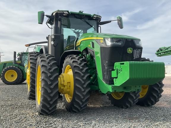 Image of John Deere 8R 370 equipment image 2