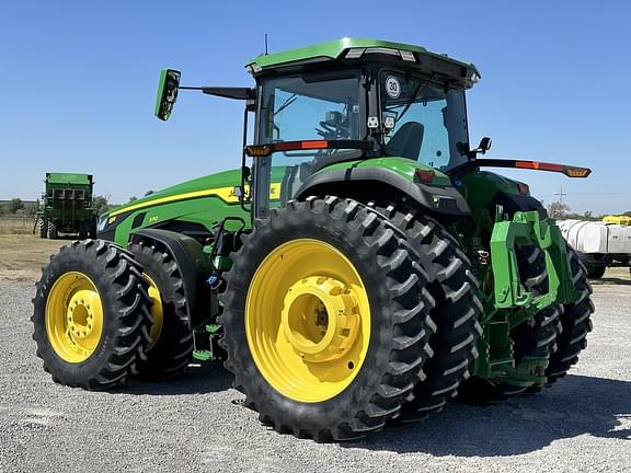 Image of John Deere 8R 370 equipment image 2