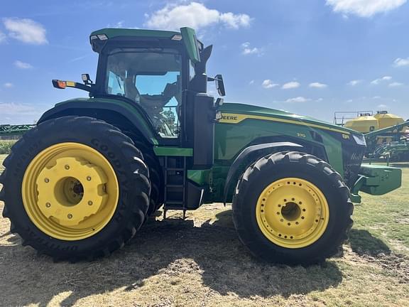 Image of John Deere 8R 370 equipment image 4