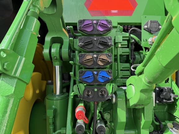 Image of John Deere 8R 370 equipment image 4